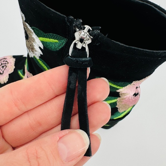 Rebecca Minkoff Bryce Embroidered Floral‎ Suede Boots Size 7 - Picture 9 of 14